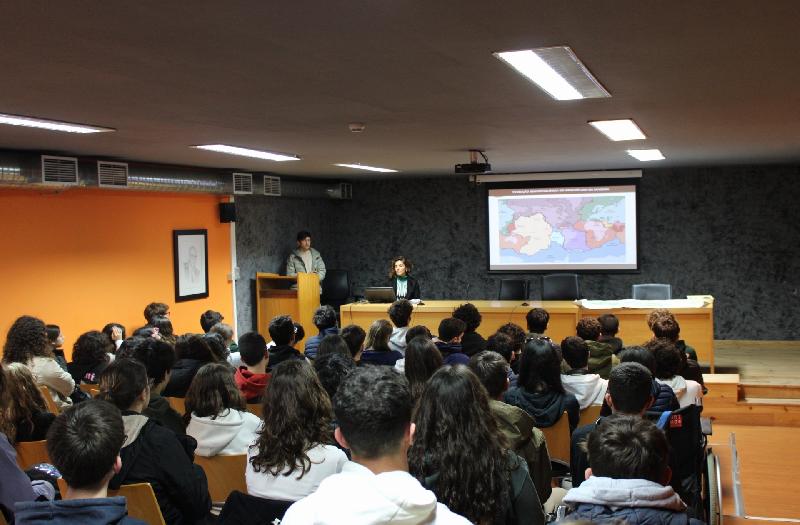 10.º1 dá a conhecer Geologia da Madeira a alunos da Escola Secundária de Pinhal Novo